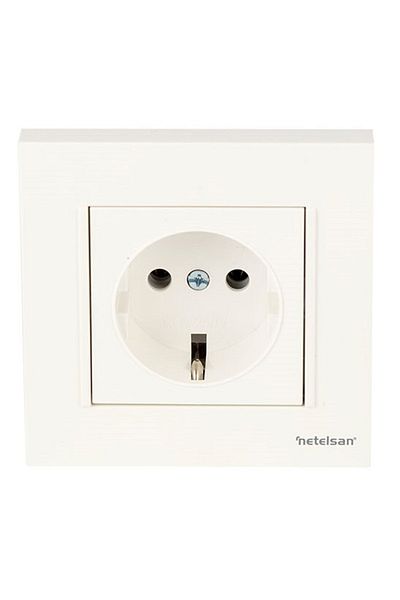 Netelsan White Grounded Socket Framed