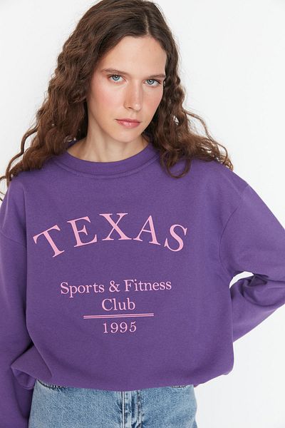 Trendyol Collection Lockeres, dünnes Strick-Sweatshirt mit lila Fleece-Innenseite TWOAW23SW00760