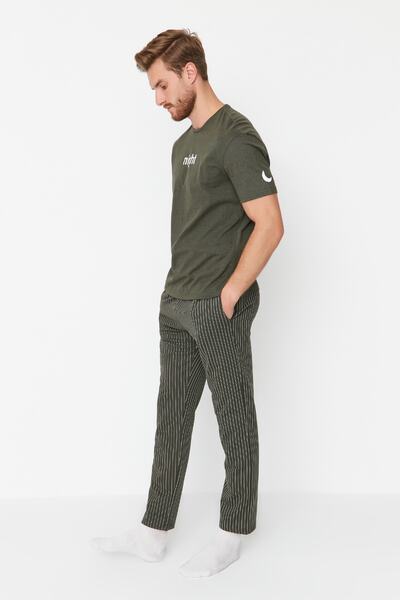 Trendyol Collection Khaki nyomott, normál szabású kötött pizsama szett THMAW21PT0393