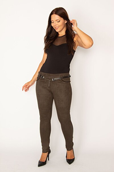 Şans Жіночі штани в клітинку великого розміру хакі з ременем 65n28637