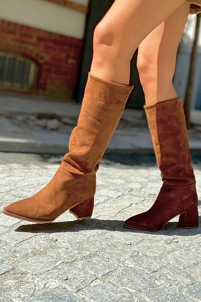 SHOEBELLAS Cizme cu toc pentru femei Grace din piele întoarsă bronzata