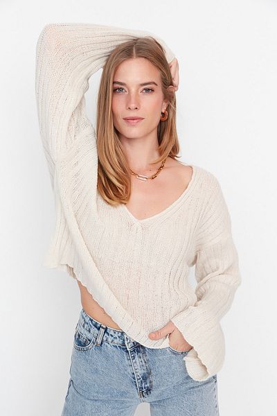 Trendyol Collection Kurzer Strickpullover aus Steinwolle mit weiter Passform - TWOAW23KZ01844