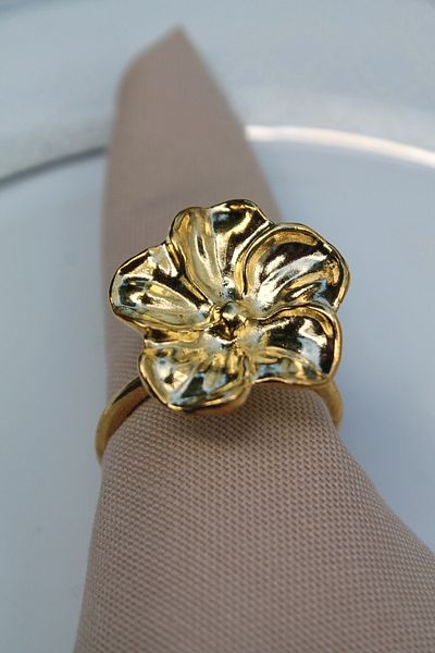 Emtory Home 6 Pieces Gold Flower Motif Modern Metal Napkin Ring