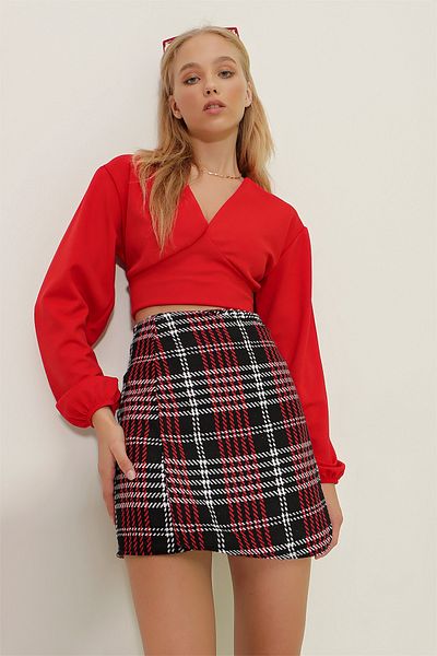 Trend Alaçatı Stili Women's Black Plaid Pattern Covered Buttoned Cashmere Mini Skirt HN08050