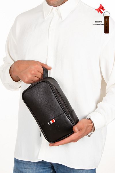 Newish Men's Black Waterproof Shaving Bag Daily Cosmetic Handbag (WITH KEYCHAIN GIFT) (14X24CM)