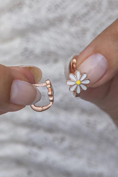 Nereze 925 Ayar Gümüş Rose Mineli Papatya Model Küpe