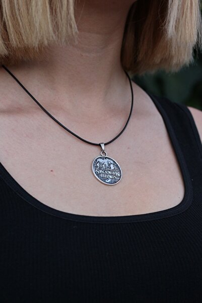 Dukkanka Stranger Things Madalyon Kadın Ip Kolye