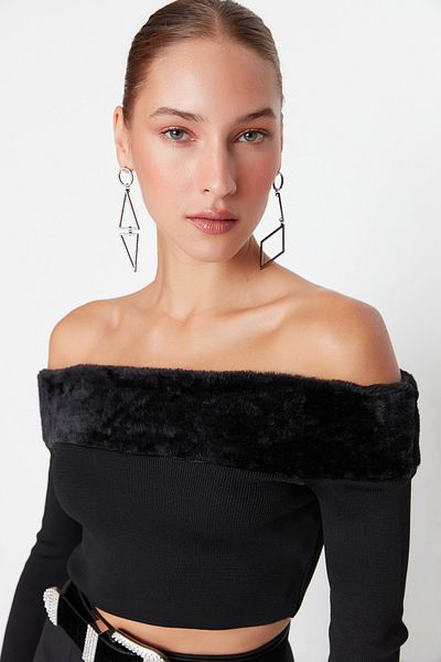 Trendyol Collection Μαύρη βελούδινη λεπτομερής μπλούζα Crop TPRAW23BZ00094