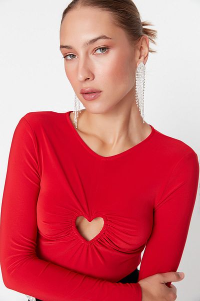 Trendyol Collection Piros kötött szívablak/kivágott részletes pattintható test TPRAW23BD00059