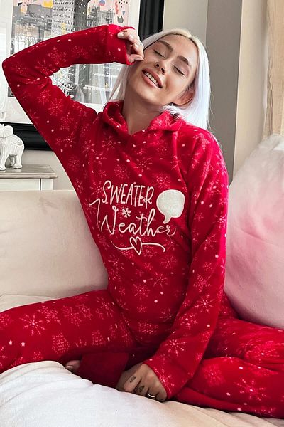 Pijamaevi Set de pijamale din pluș cu glugă cu model pulover roșu