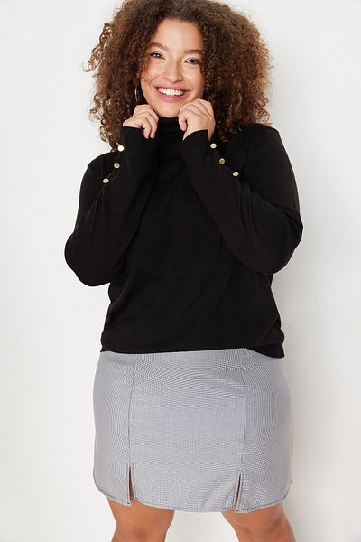 Trendyol Curve Black Turtleneck Button Detailed Thin Knit Sweater TBBAW23AN00105