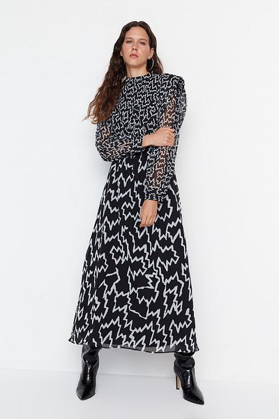 Trendyol Collection Limitovaná edice černé Maxi tkané tkané lemované vzorované tkané šaty TWOAW21EL1445