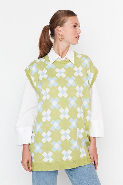Trendyol Modest Hellgrüner Strickpullover mit Blumenmuster TCTAW23SV00020