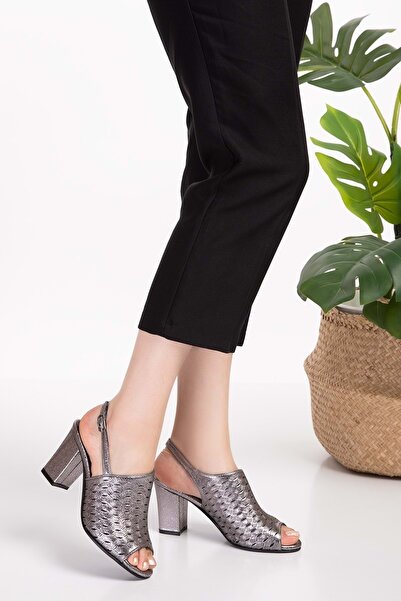 Gondol Kadın Hakiki Deri Lazer Kesim Klasik Topuklu Ayakkabı Şhn.835 - Platin - 38