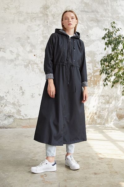 InStyle Langer Trenchcoat mit Patchwork-Streifenfuttermuster - Schwarz