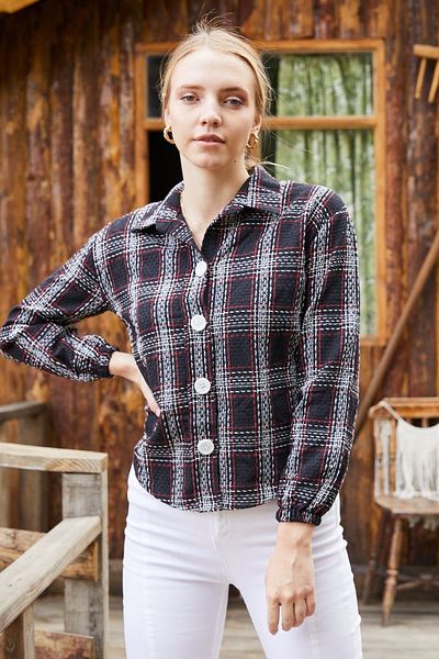 Aslında Look Cămașă în carouri cu nasturi