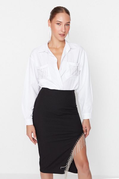 Trendyol Collection Popeline-Hemd mit weitem Schnitt und glänzendem Steindetail - TPRAW23GO00012