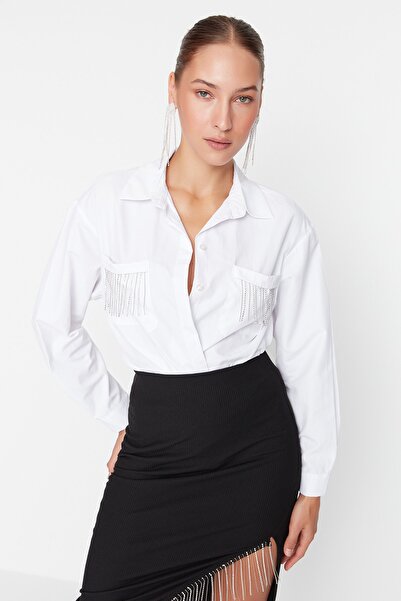Trendyol Collection Shiny Stone Detailed Wide Fit popelínová košile - TPRAW23GO00012