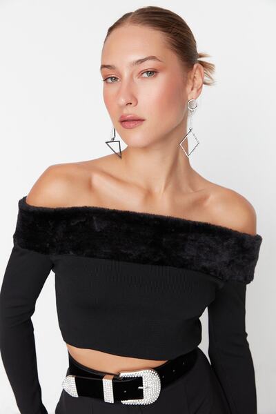 Trendyol Collection Černá plyšová detailní plodinová halenka TPRAW23BZ00094