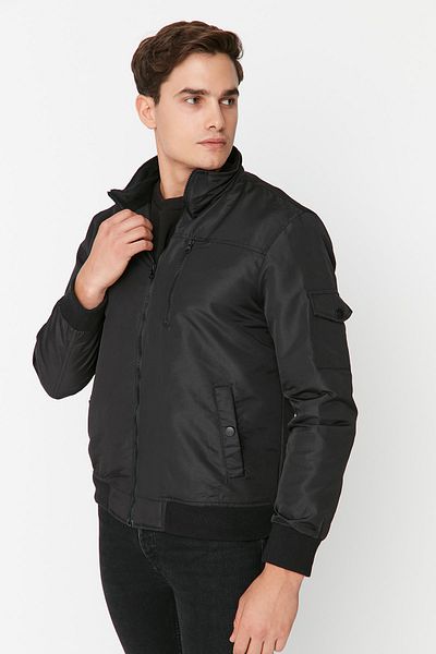 Trendyol Collection Černá fleecová zimní bunda Regular Fit - vodě a větru odolná Tmnaw23Mo00051