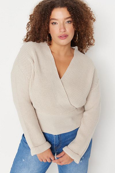 Trendyol Curve Beigefarbener zweireihiger Strickpullover TBBAW23AN00154