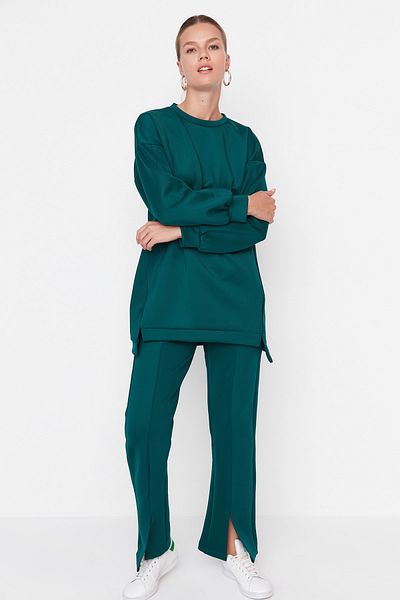 Trendyol Modest طقم تونيك وبنطلون سكوبا أخضر كبير الحجم - تفاصيل فتحة TCTAW23US00201