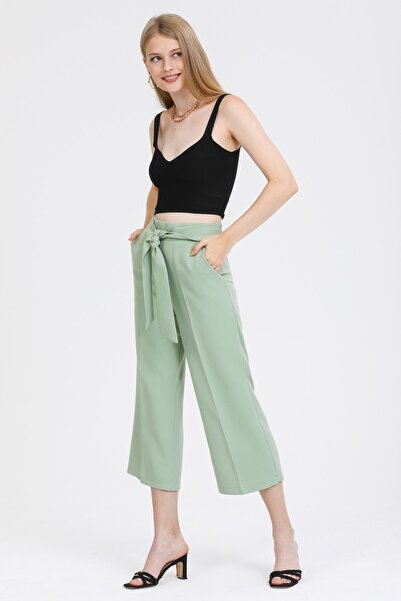 MD trend Women's Mint Green Elastic Waist Tied Short Fabric Trousers
