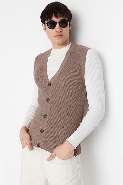 Trendyol Collection Βιζόν ανδρικό φανελάκι πλεκτό με λεπτή εφαρμογή με V λαιμόκοψη TMNAW23YE00021