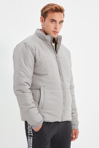 Trendyol Collection Graue, wind- und wasserabweisende Pufferjacke mit normaler Passform TMNAW22MO0091
