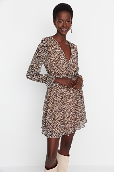Trendyol Collection Μίνι υφαντό φόρεμα με καμήλα, διπλό στήθος με λεοπάρ σχέδιο TWOSS20EL0626