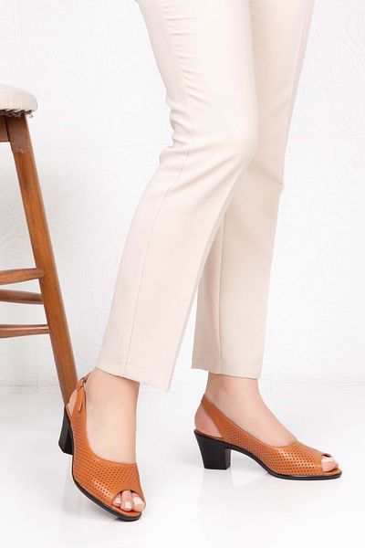 Gondol Women's Brown Leather Heeled Shoes