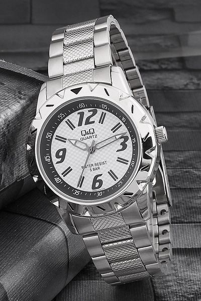 Q&Q Unisex Wristwatch 3G382