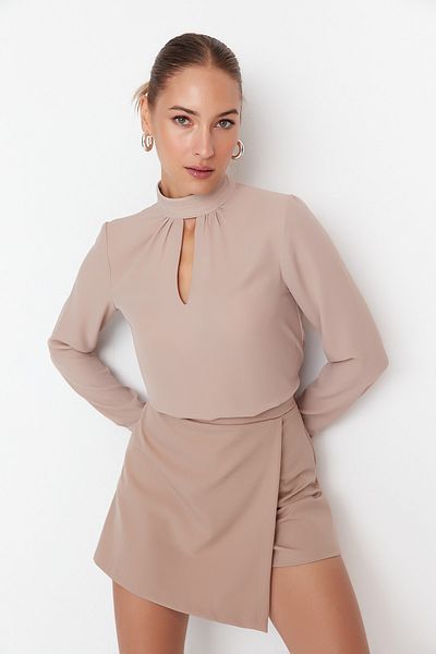 Trendyol Collection Tkaná halenka s vysokým límečkem TWOAW20BZ0462