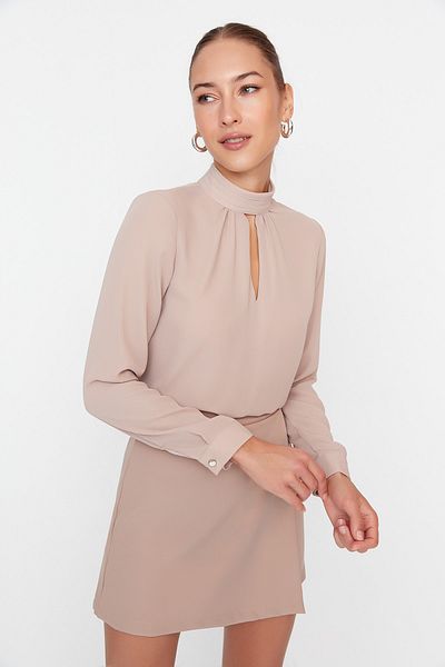 Trendyol Collection Tkaná halenka s vysokým límečkem TWOAW20BZ0462