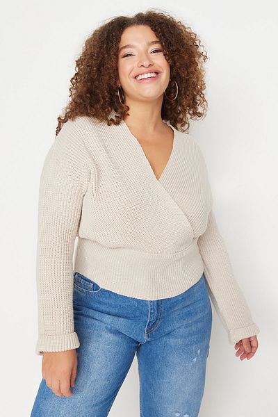 Trendyol Curve Beigefarbener zweireihiger Strickpullover TBBAW23AN00154