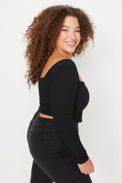 Trendyol Curve Μαύρη πλεκτή μπλούζα με λεπτομέρεια με κορδόνια TBBAW23AF00118