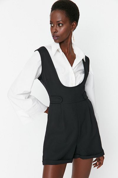 Trendyol Collection Black Short Woven Gilet Jumpsuit TWOAW23TU00047
