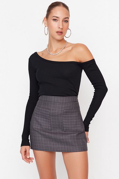 Trendyol Collection Anthrazitfarbener gewebter Minirock TWOAW23ET00136