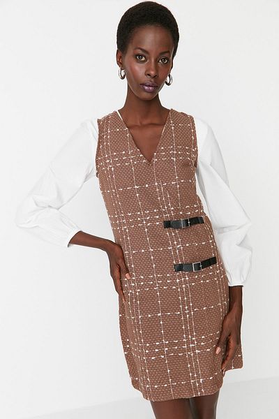 Trendyol Collection Hnědé tvídové sako bez rukávů Tkané šaty TWOAW23EL01103