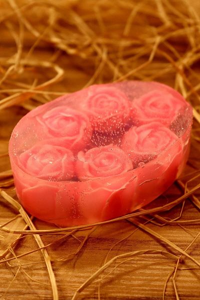 FANTASTİK SANAT ATÖLYESİ Rose Oil Additive Rose Scented 2D Rose Transparent Bath Soap