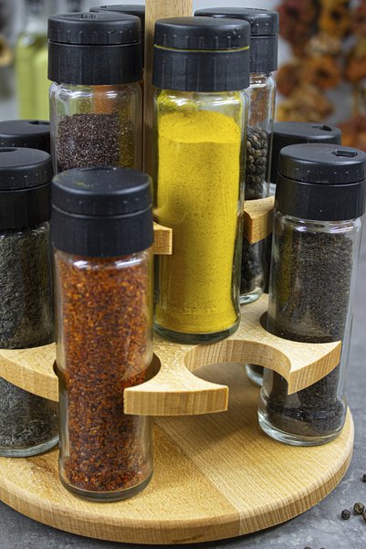 KukiWood Ginger 12-Piece Rotating Platform Spice Set, Rotating Platform 12-Piece Spice Set with Wooden Stand