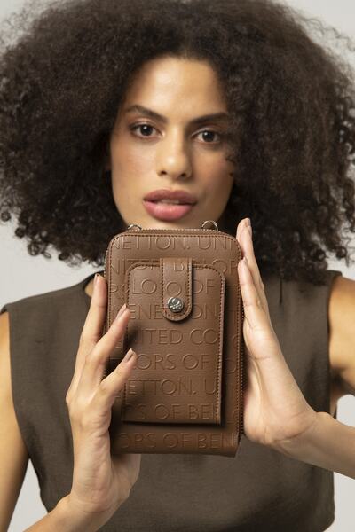 United Colors of Benetton محفظة بينيتون النسائية باللون البني Bnt838