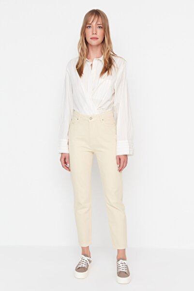 Trendyol Collection Μπεζ πιο βιώσιμο ψηλόμεσο Mom τζιν TWOAW23JE00389