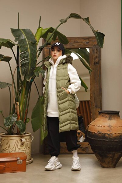 FMN Moda Women's Hooded Feather Detailed Puffer Vest with Zipper Closure