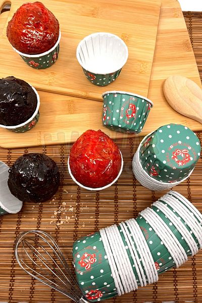 Huzur Party Store New Year's Green Merry Christmas Printed 50-Pack Cake Mold Not Dispersed in the Oven 6.5x4 Cm Muffin Cupcake
