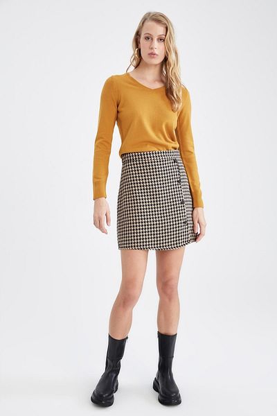 DeFacto Basic V-Neck Relax Fit Extra Soft Cashmere Textured Knitwear Sweater