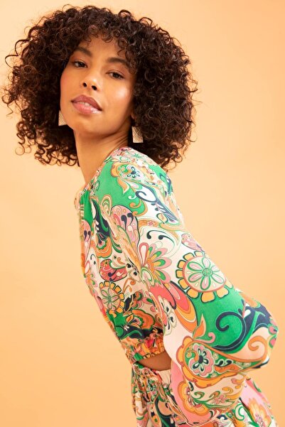 DeFacto Crew nyakú mélyen dekoltált, hosszú ballonujjú mini bőrruha