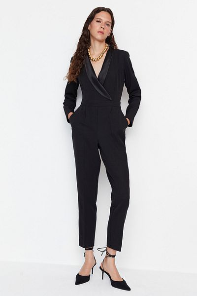 Trendyol Collection Langer schwarzer Satinkragen-Overall aus Webstoff in limitierter Auflage TWOAW23TU00052