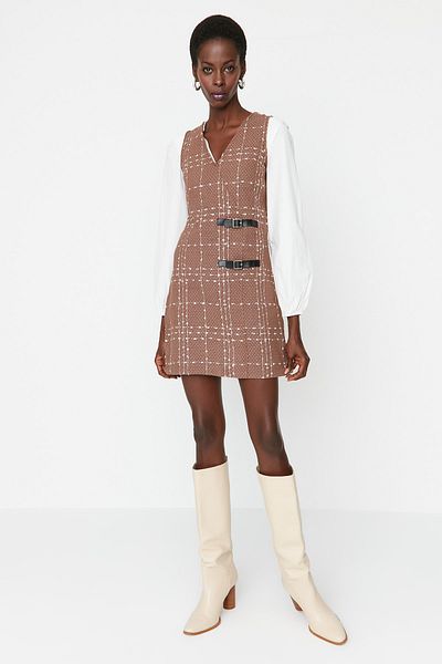 Trendyol Collection Hnědé tvídové sako bez rukávů Tkané šaty TWOAW23EL01103