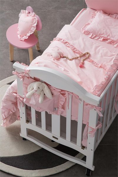 Jaju Baby سرير أطفال مكشكش بلون السلمون مقاس 80 × 130 لونًا / حماية حافة مونتيسوري ومجموعة غطاء لحاف للنوم